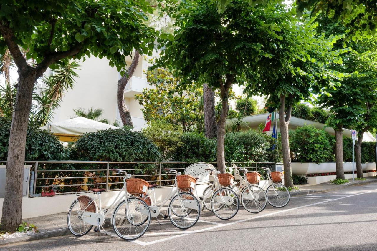 Hotel Sylvia Lido di Camaiore Kültér fotó