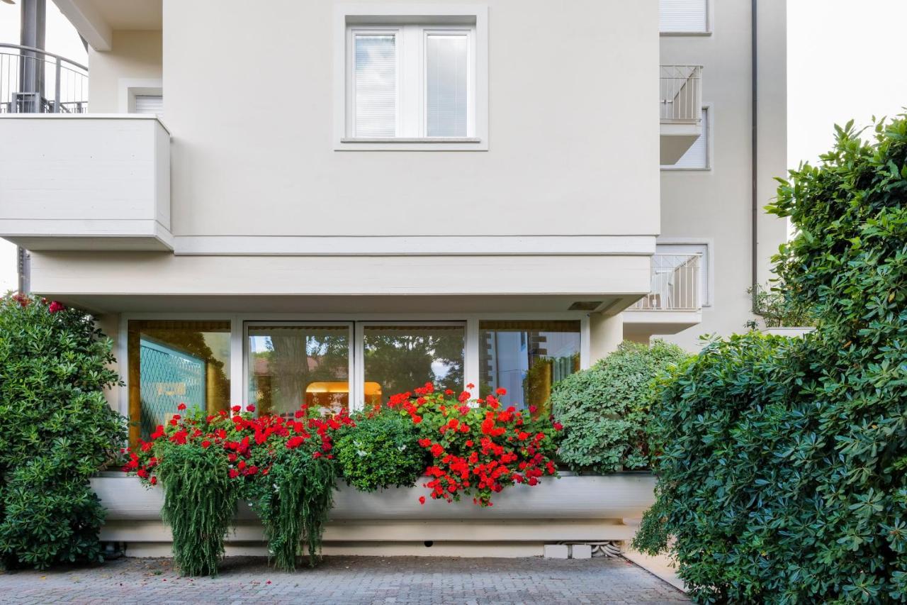 Hotel Sylvia Lido di Camaiore Kültér fotó
