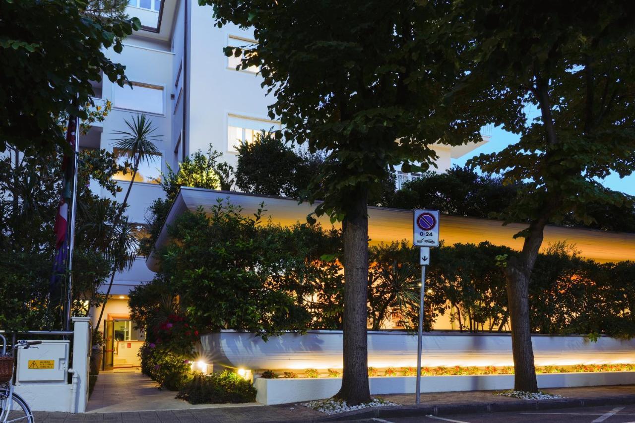Hotel Sylvia Lido di Camaiore Kültér fotó