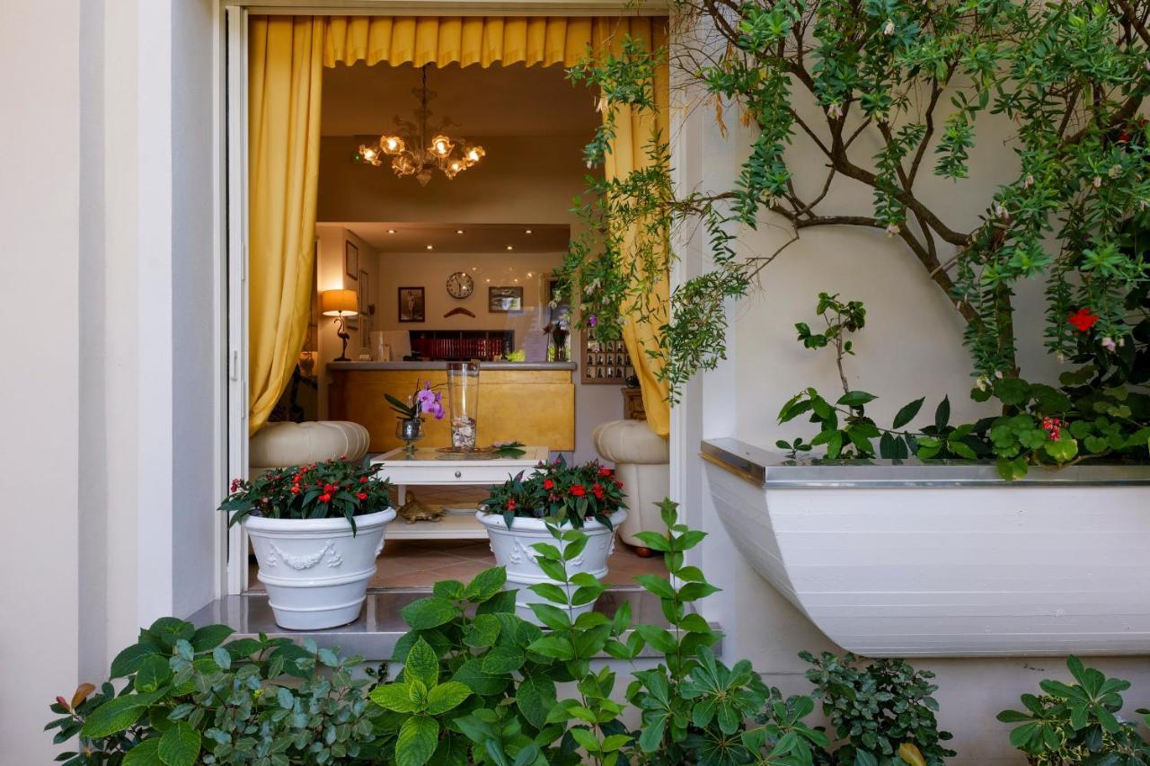 Hotel Sylvia Lido di Camaiore Kültér fotó