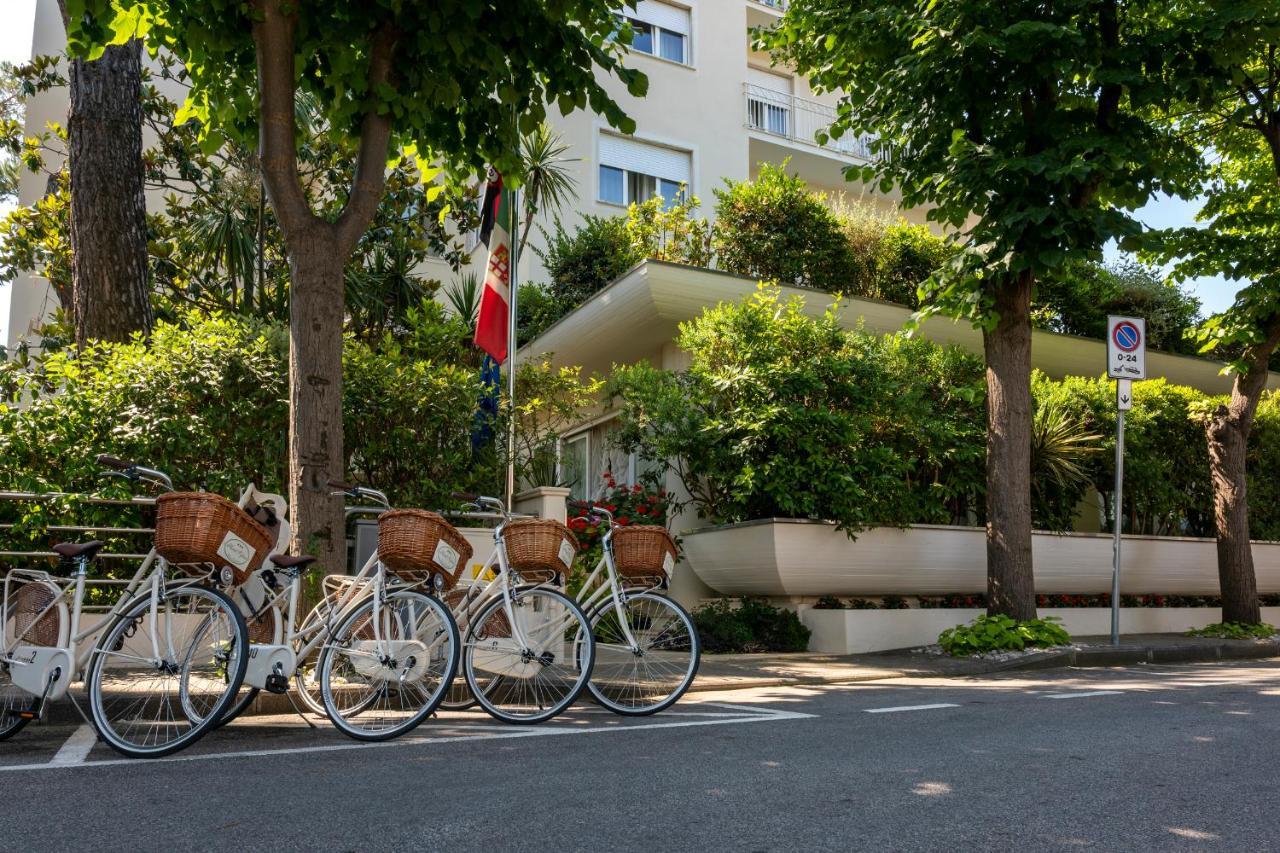 Hotel Sylvia Lido di Camaiore Kültér fotó