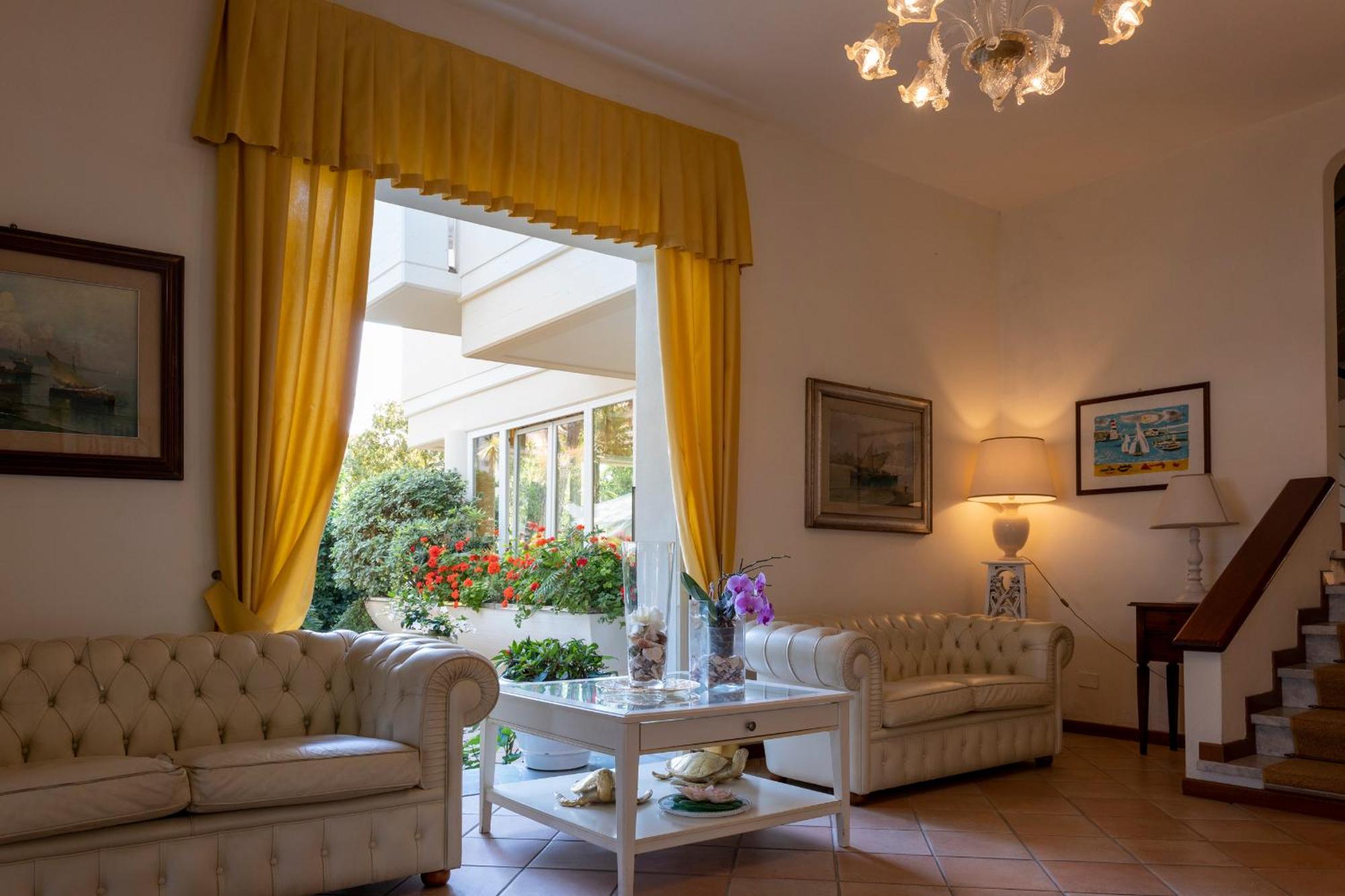 Hotel Sylvia Lido di Camaiore Kültér fotó