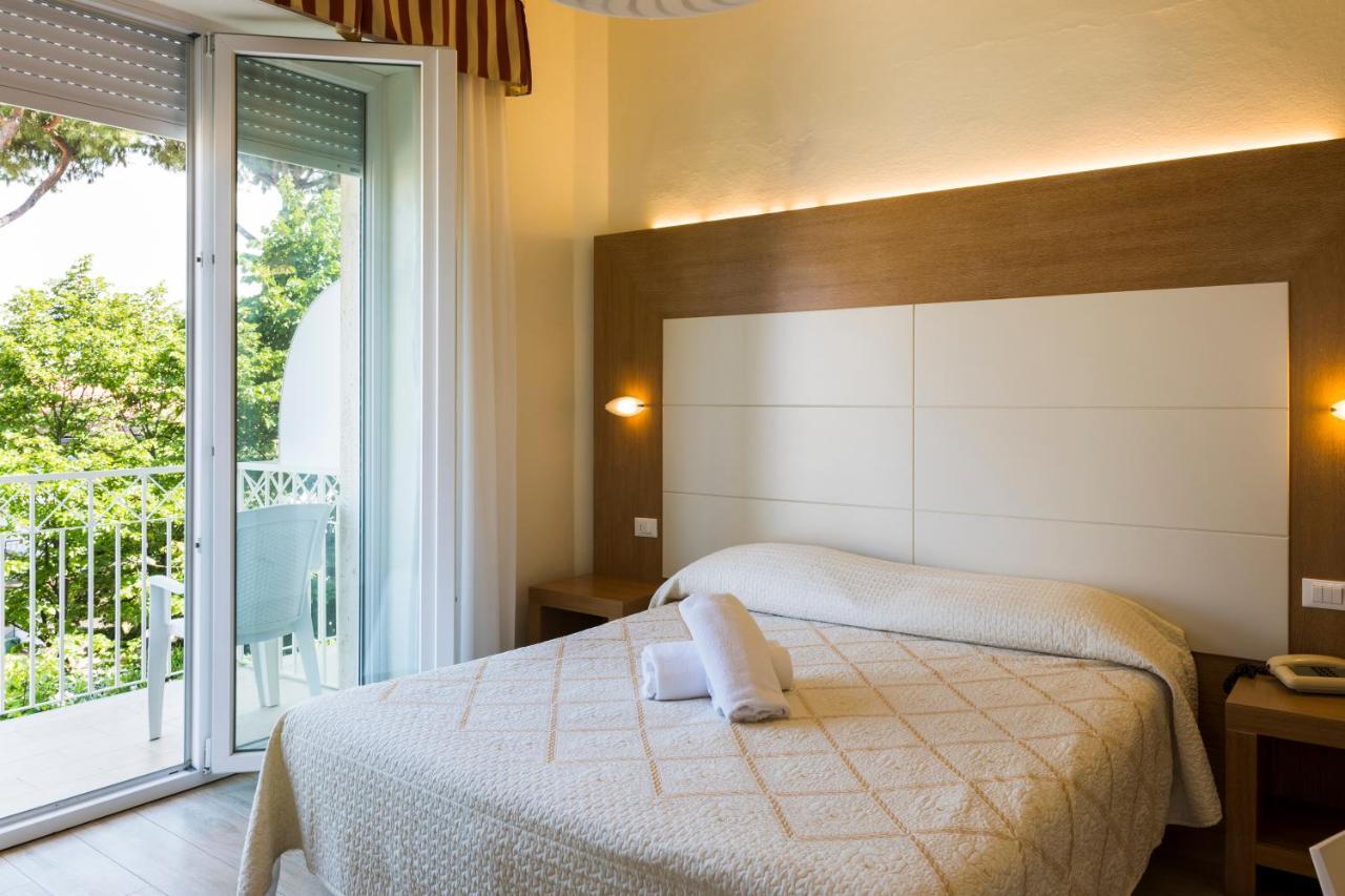 Hotel Sylvia Lido di Camaiore Kültér fotó