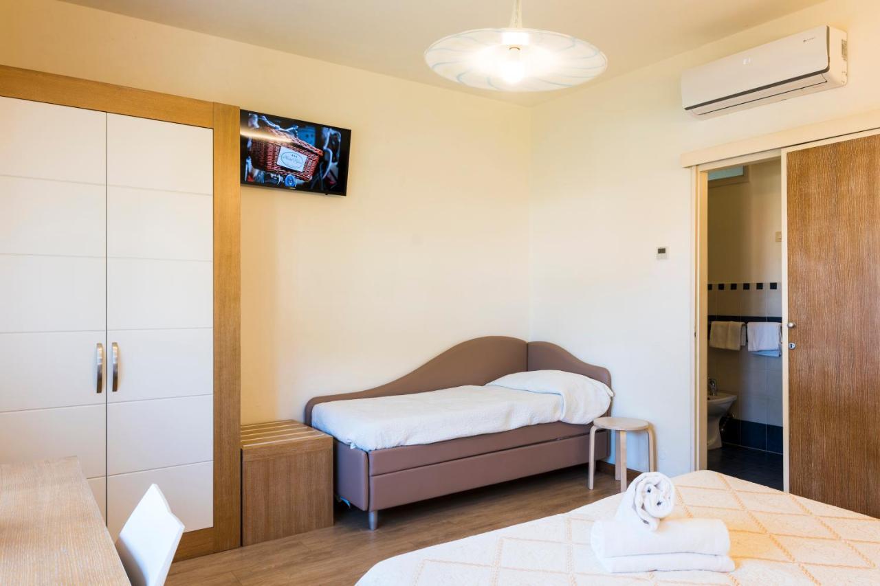 Hotel Sylvia Lido di Camaiore Kültér fotó